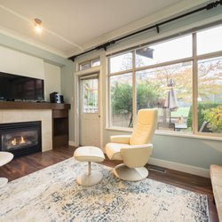 Leslie Coutts - RE/MAX Treeland Realty - Spacious 3 bed townhome in Walnut Grove. Real Estate Selling Agent Langley BC