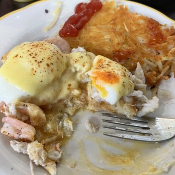 Huck - Crab and Shrimp Benedict with side of hash browns - Breakfast & Brunch Near Me - Wenatchee, Washington