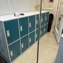 Cat Cafe MOFF Pearlridge Center - Lockers for your things