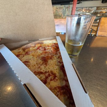 Lazy Moon Pizza - Boxcar Willy togo - Pizza Near Me - Orlando, Florida