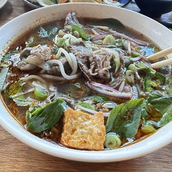Que Viet - Bun Bo Hue. Very tasty and not too oily - Vietnamese Near Me - San Francisco, California Que Viet - Bun Bo Hue. Very tasty and not too oily - Vietnamese Near Me - San Francisco, California
