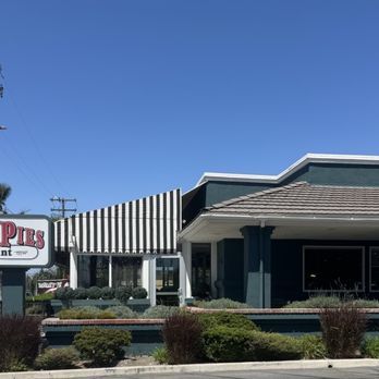 Polly's Pies Restaurant & Bakery - Side View - Bakeries Near Me - Orange, California Polly's Pies Restaurant & Bakery - Side View - Bakeries Near Me - Orange, California