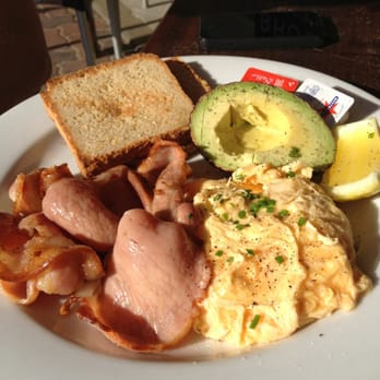 Bondi Trattoria - Scrambled eggs with gluten-free toast, bacon and avo. - Italian Near Me - Bondi Beach, NSW Bondi Trattoria - Scrambled eggs with gluten-free toast, bacon and avo. - Italian Near Me - Bondi Beach, NSW