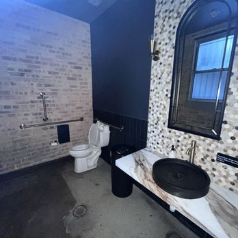 Inkwell - Bathroom - Cocktail Bars Near Me - Chicago, Illinois
