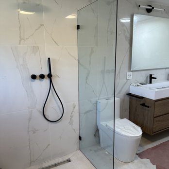 D&E Glass - Glass & Mirrors Near Me D&E Glass - Glass & Mirrors Near Me