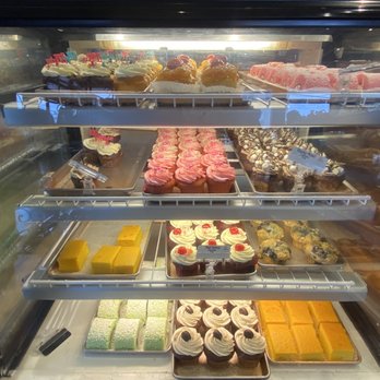 Liliha Bakery - Bakeries Near Me - Honolulu, Hawaii