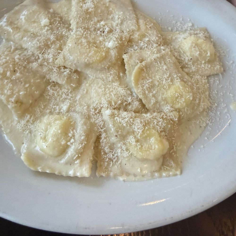 Da Bianca Trattoria - Ravioli with Alfredo sauce - Italian Near Me - Orange, California Da Bianca Trattoria - Ravioli with Alfredo sauce - Italian Near Me - Orange, California
