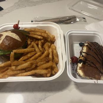 Eclipse Restaurant - American Near Me - Dorval, Quebec Eclipse Restaurant - American Near Me - Dorval, Quebec