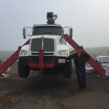 Champion Crane - Tony setting up the crane. - Crane Services Near Me
