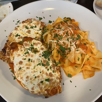 Giardino - Chicken Parmigiana - Italian Near Me - Chattanooga, Tennessee