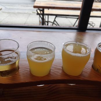 Elizabeth Station - I love hoppy NW beers - Beer Bar Near Me - Bellingham, Washington