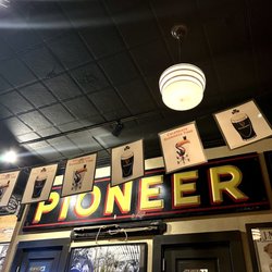 The Puddingstone Tavern - Decor