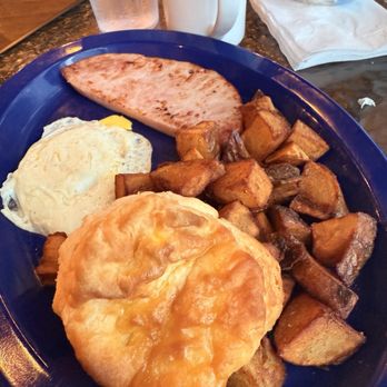Mama's Breakfast Table - Meat Eggs Potatoes Biscuit - Breakfast & Brunch Near Me - St. Louis, Missouri