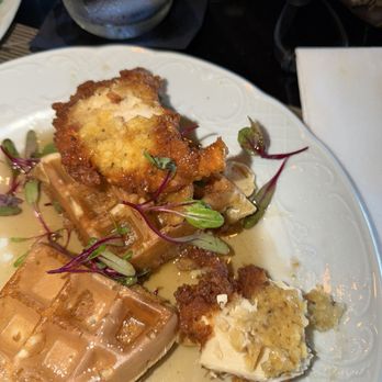 Butterface - Undercooked Chicken and Waffles - Breakfast & Brunch Near Me - Las Vegas, Nevada