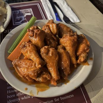 Gabriel's Gate - Serving of 10 wings in "medium" wing sauce. (What the server recommended. It tastes like Franks Hot Sauce. - American Near Me - Buffalo, New York Gabriel's Gate - Serving of 10 wings in "medium" wing sauce. (What the server recommended. It tastes like Franks Hot Sauce. - American Near Me - Buffalo, New York