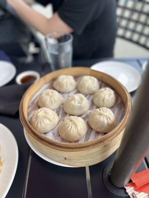 Momo Mee Asian Cuisine by null