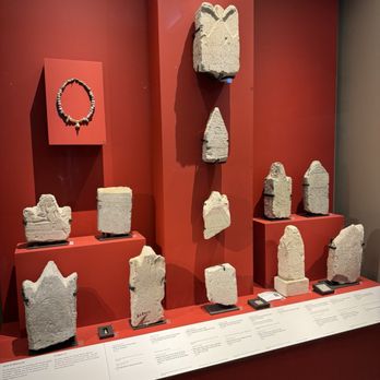 Musée du Louvre - Museums Near Me - Paris, 75