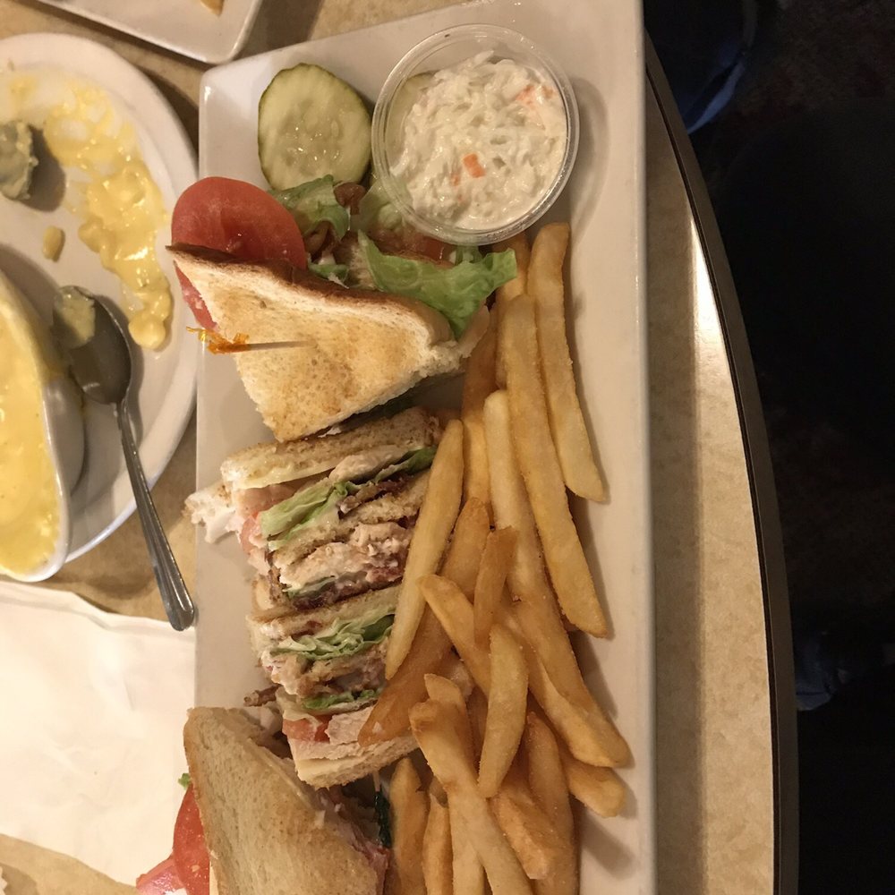 Country Kitchen - Turkey club with real turkey and yummy baccon - Breakfast & Brunch Near Me - Hebron, Indiana