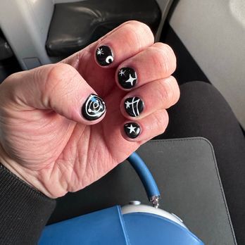 Van T nails - SOLAR nails - Nail Salons Near Me - Chicago, Illinois