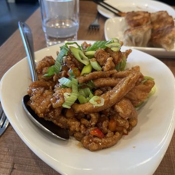 606 - Simon's Garlic Chicken - Hong Kong Style Cafe Near Me - San Francisco, California