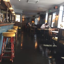Two Brewers - Bar area