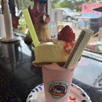 La Michoacana Premium - Strawberry smoothie with cheesecake on top - Ice Cream & Frozen Yogurt Near Me - Raleigh, North Carolina