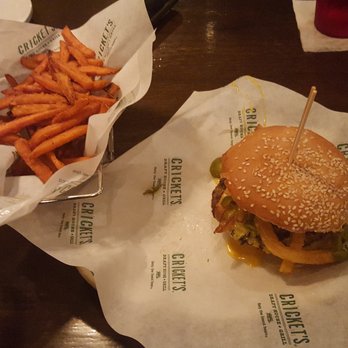 Cricket's Grill & Draft House - American Near Me - Waco, Texas