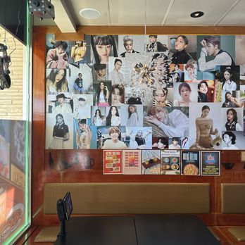 Rice Junky - Sitting area - Pubs Near Me - Santa Clara, California