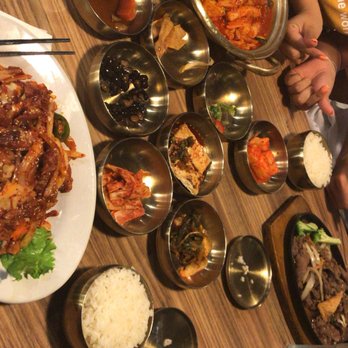 Ahjoomah's Apron - Korean Near Me - Chicago, Illinois
