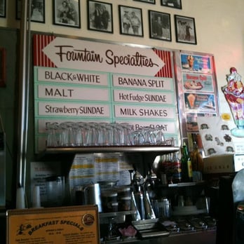 Cafe 50's - 50's diner decor all around! - Diners Near Me - Los Angeles, California