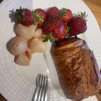 PLACE DUFFERIN - Buffets Near Me - Québec City, Quebec