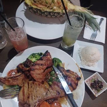 Rain II - Pineapple fried rice, pork chops w. Vegetables - Thai Near Me - New York, New York