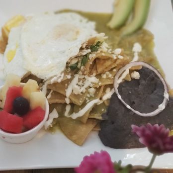 Cielito Cafe - Chilaquiles verdes - Breakfast & Brunch Near Me - Houston, Texas