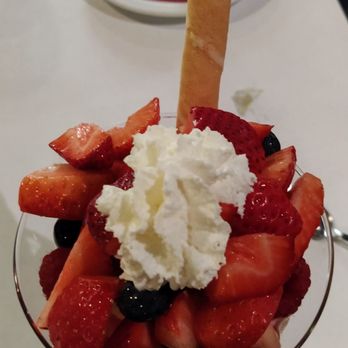 Elements Restaurant - Mixed Berries with Vanilla Ice Cream - Vietnamese Near Me - San Jose, California Elements Restaurant - Mixed Berries with Vanilla Ice Cream - Vietnamese Near Me - San Jose, California