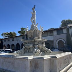 Malaga Cove Plaza - Neptune's fountain