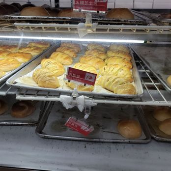 Chiu Quon Bakery - Bakeries Near Me - Chicago, Illinois