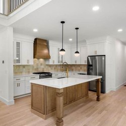 HM Cabinetry - Fabuwood timber
