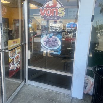 Vons Chicken - Outside - Chicken Wings Near Me - Hayward, California