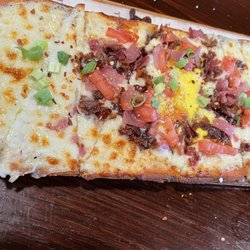 U Pick 6 Harbor House - Carbonara pizza
