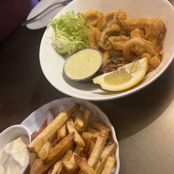 The Hillmont - Rosemary fries and calamari - Cocktail Bars Near Me - Auburn, California The Hillmont - Rosemary fries and calamari - Cocktail Bars Near Me - Auburn, California