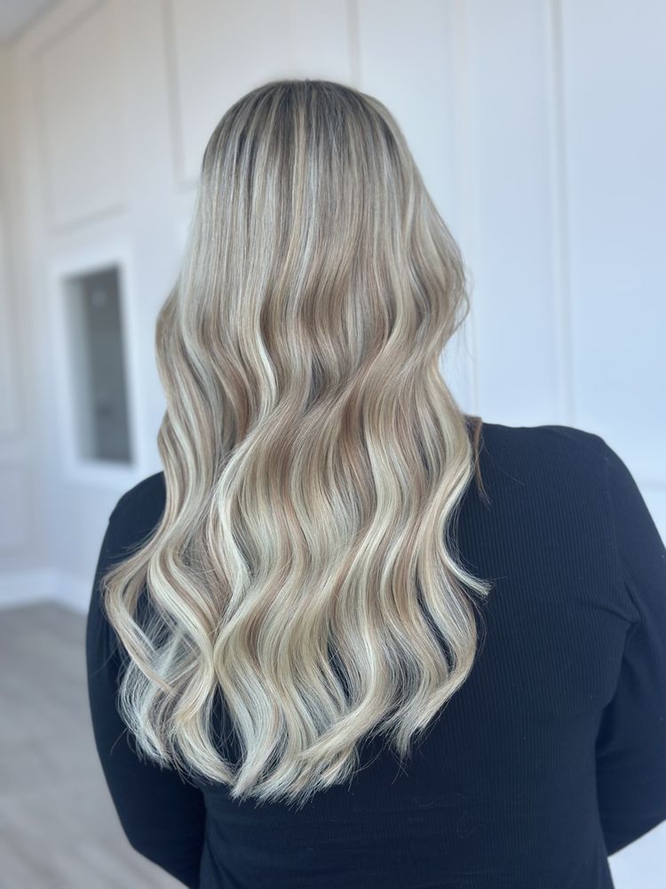 Hb Luxe Beauty Logo