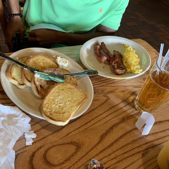 Cracker Barrel Old Country Store - Breakfast & Brunch Near Me - Burlington, North Carolina