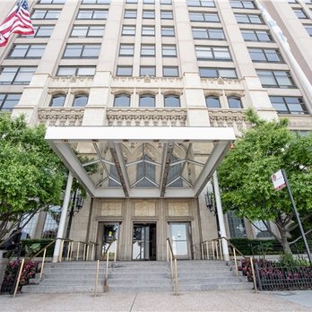 Shari Snow, MD - Lake Shore Drive entrance - Obstetricians & Gynecologists Near Me - Chicago, Illinois