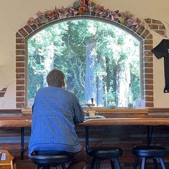 Headies Pizza & Pour - Pizza Near Me - Trinidad, California Headies Pizza & Pour - Pizza Near Me - Trinidad, California