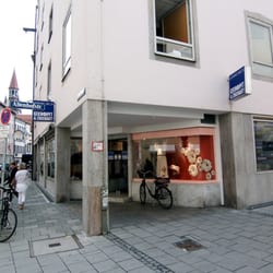 Ludwig Beck Kurzwaren & Wolle - Geknöpft und zugenäht