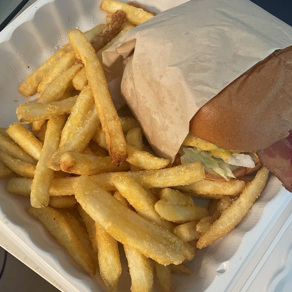 Burgers & Shakes - New American Near Me - Jamul, California