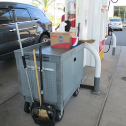Turkey Lake-Turnpike Rest Area - Attendant's cleaning cart