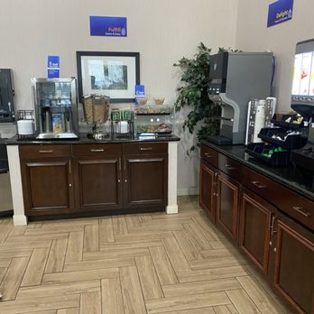 Best Western University Inn - Breakfast - Hotels Near Me - Ithaca, New York