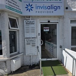 Ghauri Dental Centre - Shepherds Bush - Someone needs to do a  better job looking after the   facilities