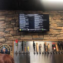44 Draft House Growler Bar